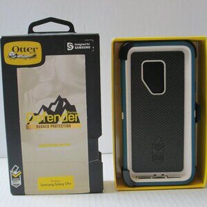 Samsung Galaxy S9+ cell phone cover Defender Otter rugged protection clip & hols